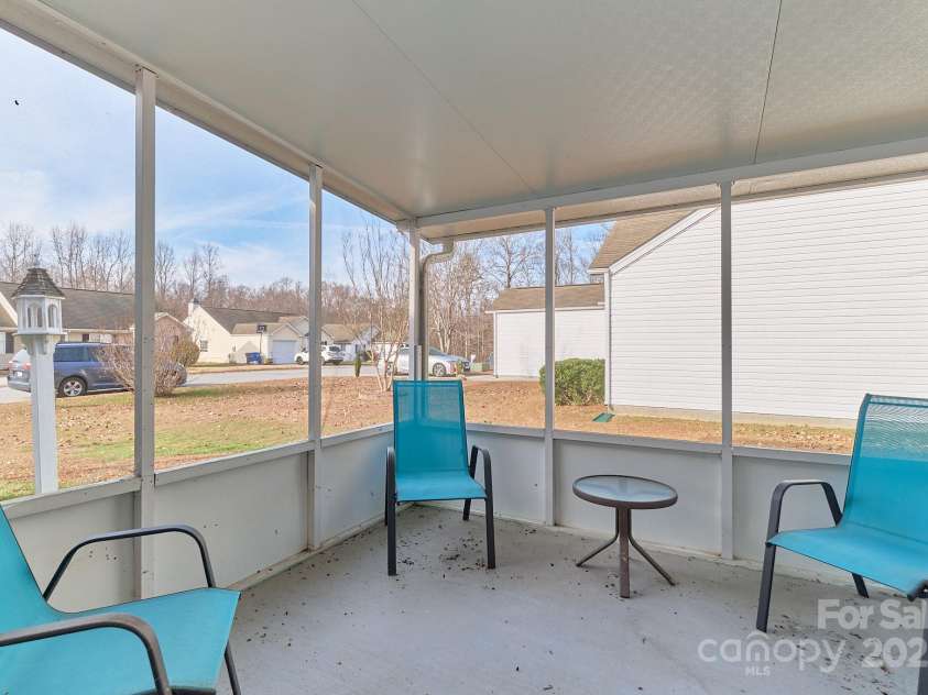 2625 Stratford Lake Road, Winston Salem, NC 27103.  MLS# CAR4327195, YatesRealty ID 996. 