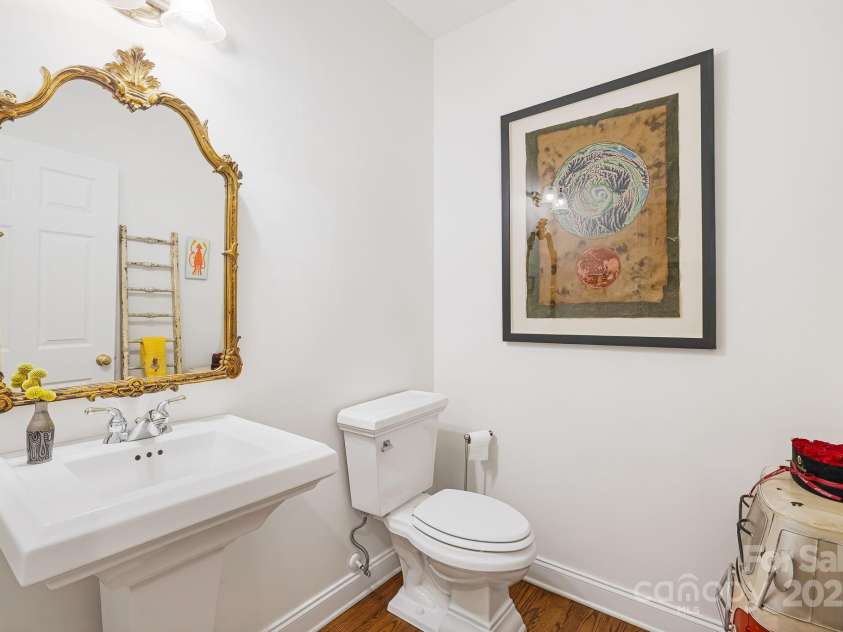 36 White Ash Drive, Asheville, NC 28803.  MLS# CAR4239154, YatesRealty ID 9961. Half Bath (Main Level)