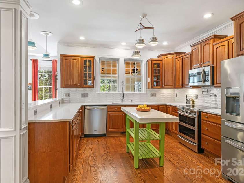 36 White Ash Drive, Asheville, NC 28803.  MLS# CAR4239154, YatesRealty ID 9961. Kitchen