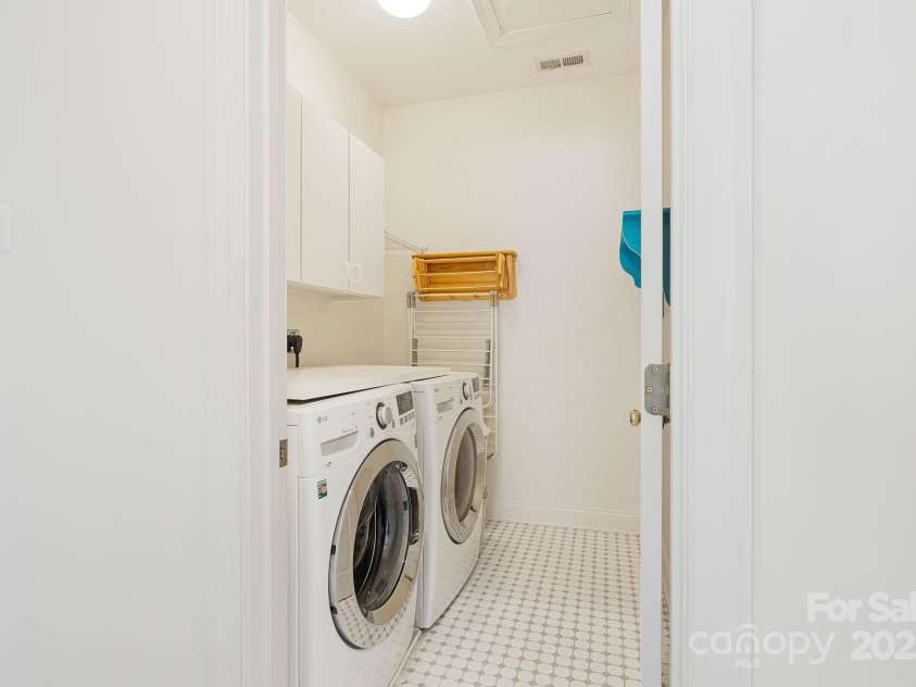 36 White Ash Drive, Asheville, NC 28803.  MLS# CAR4239154, YatesRealty ID 9961. Laundry (Upper Level)