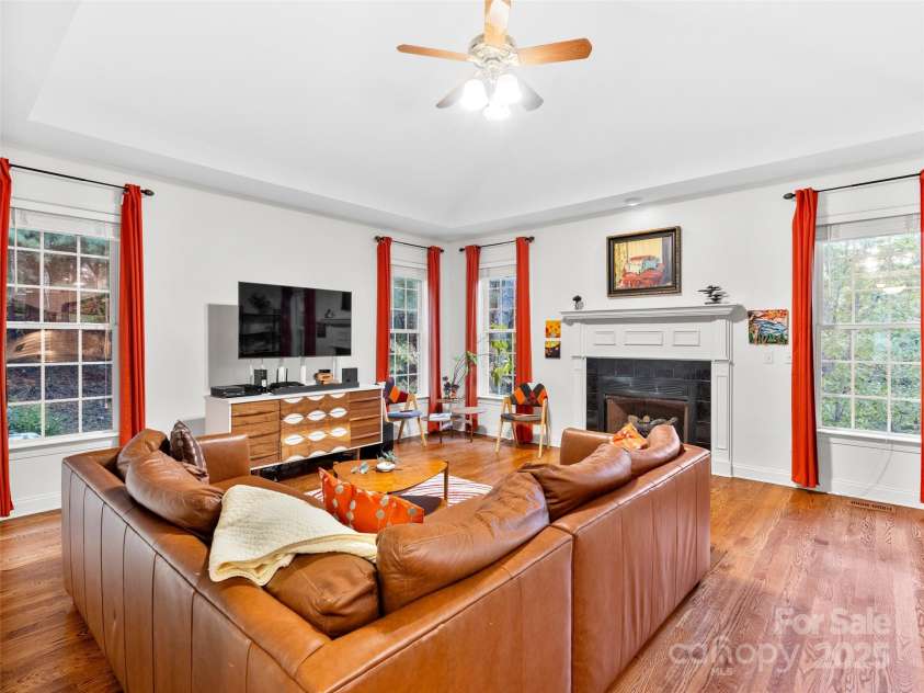 36 White Ash Drive, Asheville, NC 28803.  MLS# CAR4310417, YatesRealty ID 9961. Family Room 