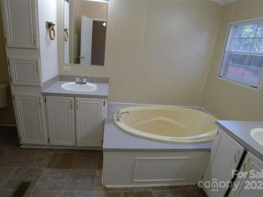 4350 US 158 Highway Highway, Advance, NC 27006.  MLS# CAR4318126, YatesRealty ID 9962. 