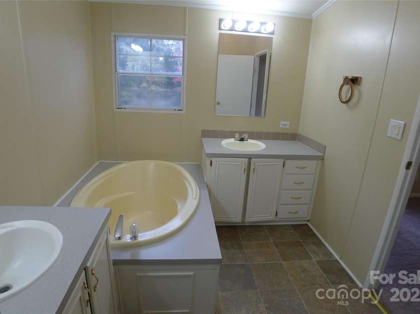 4350 US 158 Highway Highway, Advance, NC 27006.  MLS# CAR4318126, YatesRealty ID 9962. 