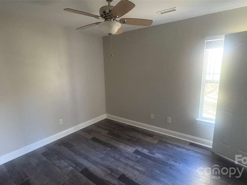 1134 Riverside Drive, Charlotte, NC 28214.  MLS# CAR4239990, YatesRealty ID 9964. 
