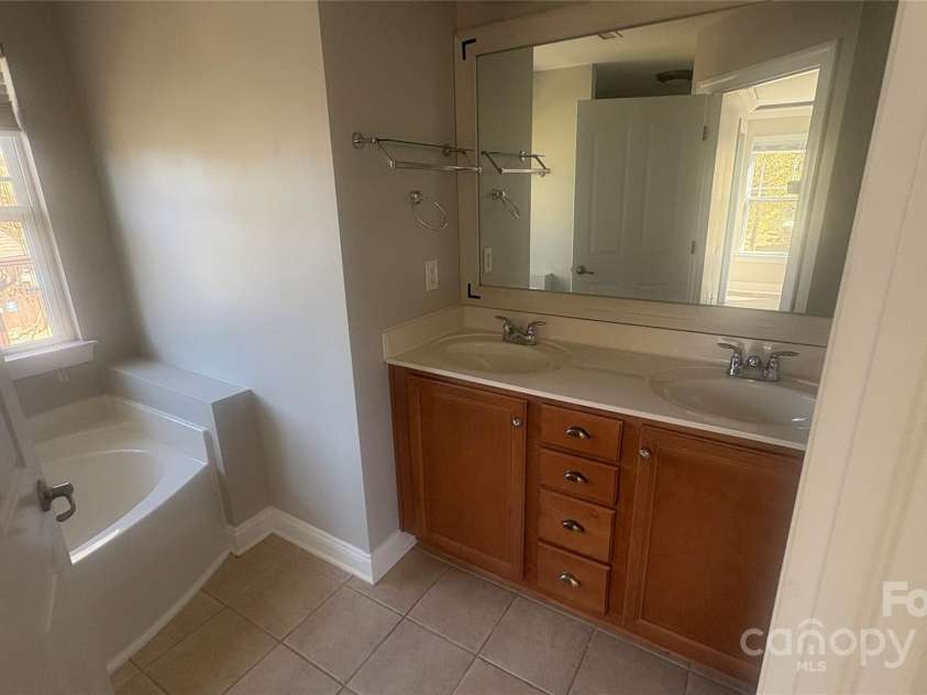 1134 Riverside Drive, Charlotte, NC 28214.  MLS# CAR4239990, YatesRealty ID 9964. 