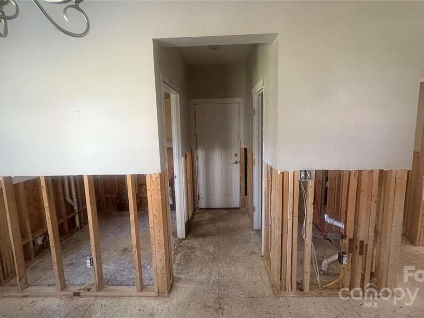 1134 Riverside Drive, Charlotte, NC 28214.  MLS# CAR4239990, YatesRealty ID 9964. 