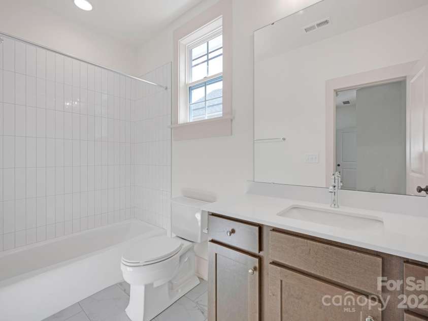718 Barrel Alley, Fort Mill, SC 29715.  MLS# CAR4217978, YatesRealty ID 9964. Bath #3