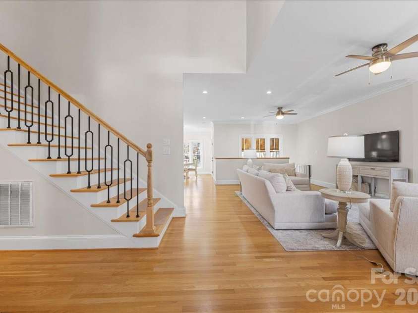 10401 Newberry Park Lane, Charlotte, NC 28277.  MLS# CAR4357255, YatesRealty ID 9965. Entry to open floorplan