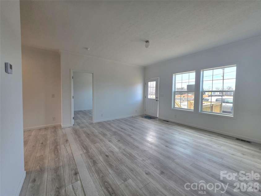 1009 Airline Street, Gastonia, NC 28054.  MLS# CAR4336709, YatesRealty ID 9966. 