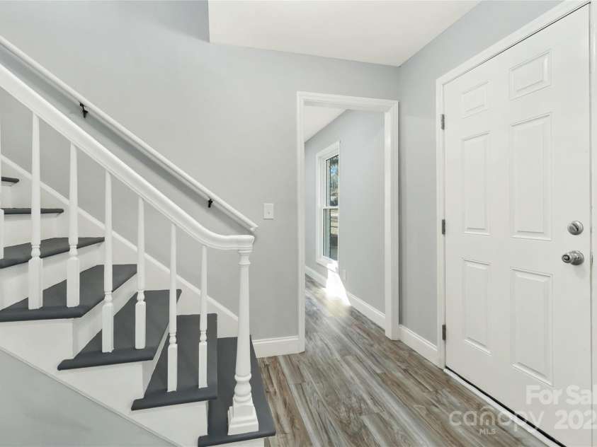 5717 Ruth Drive, Charlotte, NC 28215.  MLS# CAR4229196, YatesRealty ID 9966. 