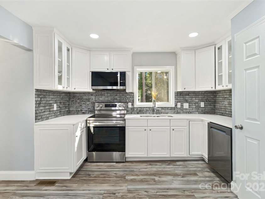 5717 Ruth Drive, Charlotte, NC 28215.  MLS# CAR4229196, YatesRealty ID 9966. 