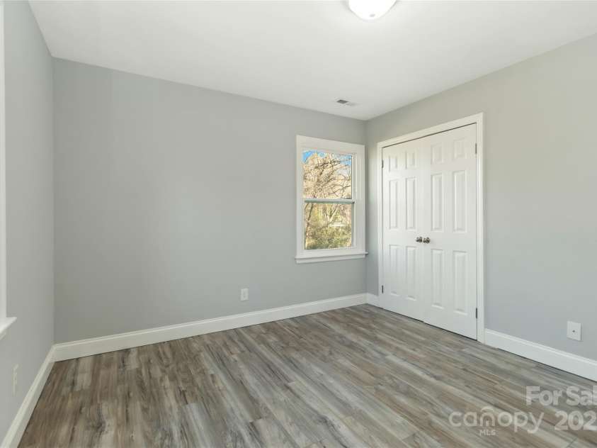 5717 Ruth Drive, Charlotte, NC 28215.  MLS# CAR4229196, YatesRealty ID 9966. 