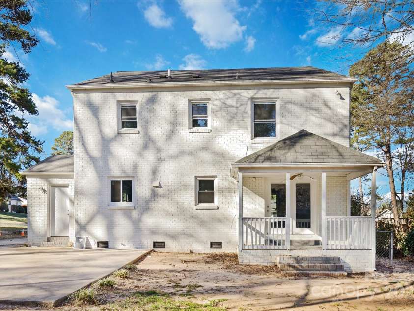5717 Ruth Drive, Charlotte, NC 28215.  MLS# CAR4229196, YatesRealty ID 9966. 
