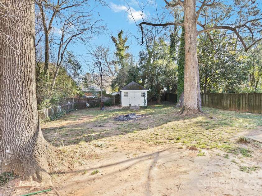 5717 Ruth Drive, Charlotte, NC 28215.  MLS# CAR4229196, YatesRealty ID 9966. 