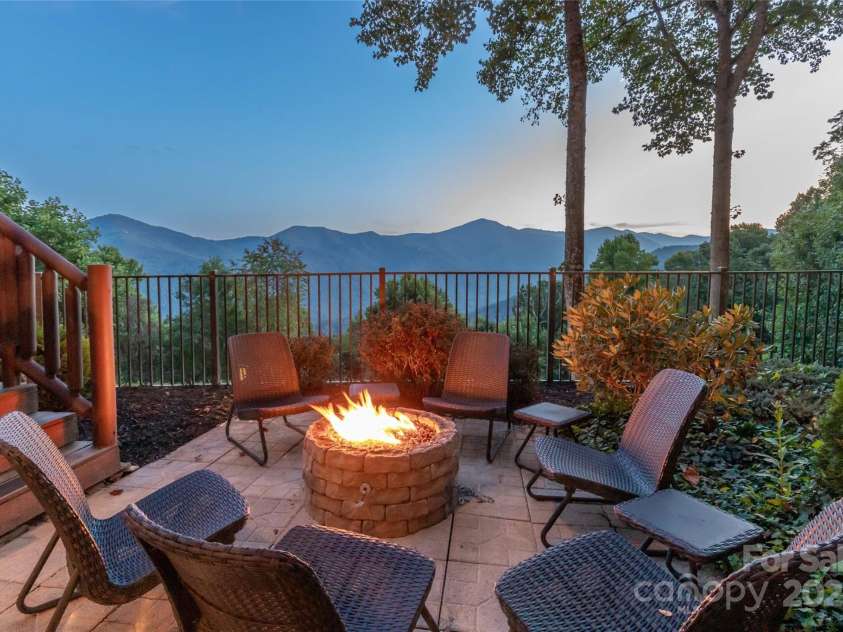 43 Stone Hill Trail, Maggie Valley, NC 28751.  MLS# CAR4281191, YatesRealty ID 9967. 