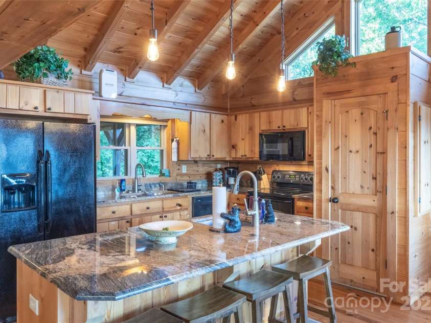 43 Stone Hill Trail, Maggie Valley, NC 28751.  MLS# CAR4281191, YatesRealty ID 9967. 