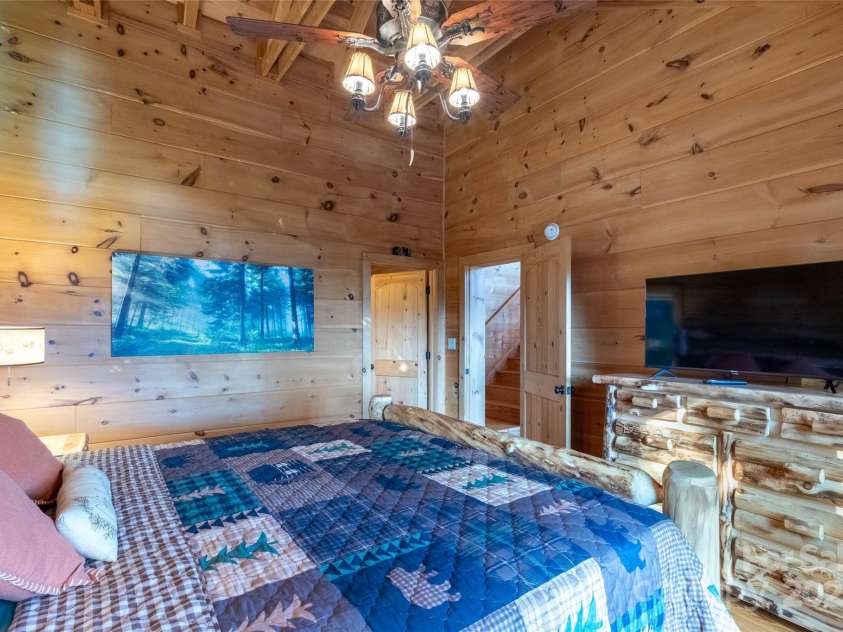 43 Stone Hill Trail, Maggie Valley, NC 28751.  MLS# CAR4281191, YatesRealty ID 9967. 