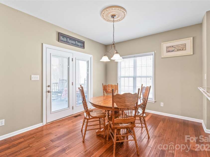 10615 Persimmon Creek Drive, Mint Hill, NC 28227.  MLS# CAR4232856, YatesRealty ID 9969. Breakfast Area