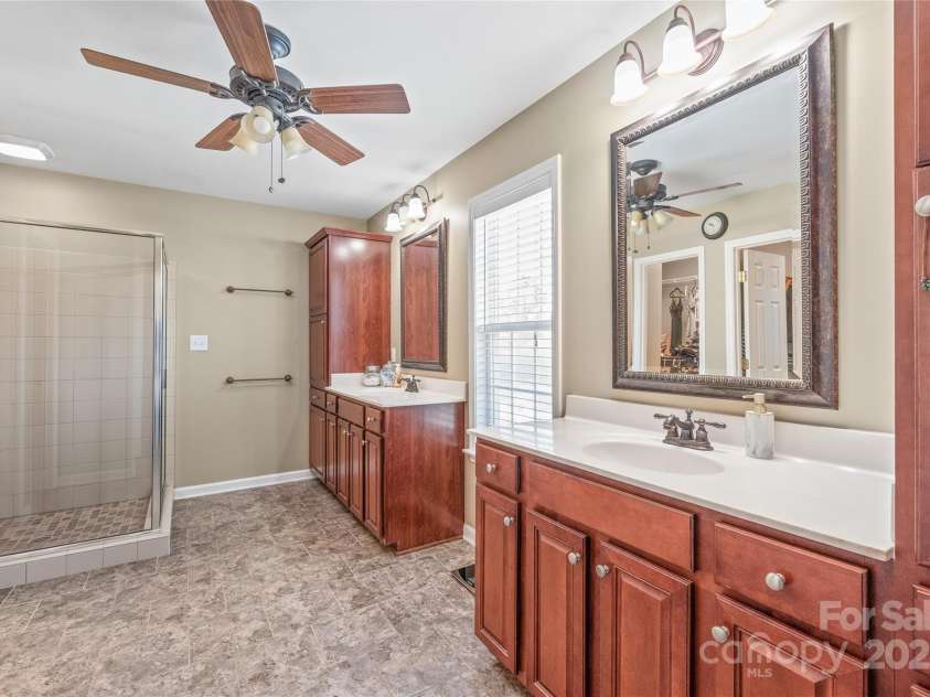 10615 Persimmon Creek Drive, Mint Hill, NC 28227.  MLS# CAR4232856, YatesRealty ID 9969. Secondary Primary Ensuite  - Ample Storage