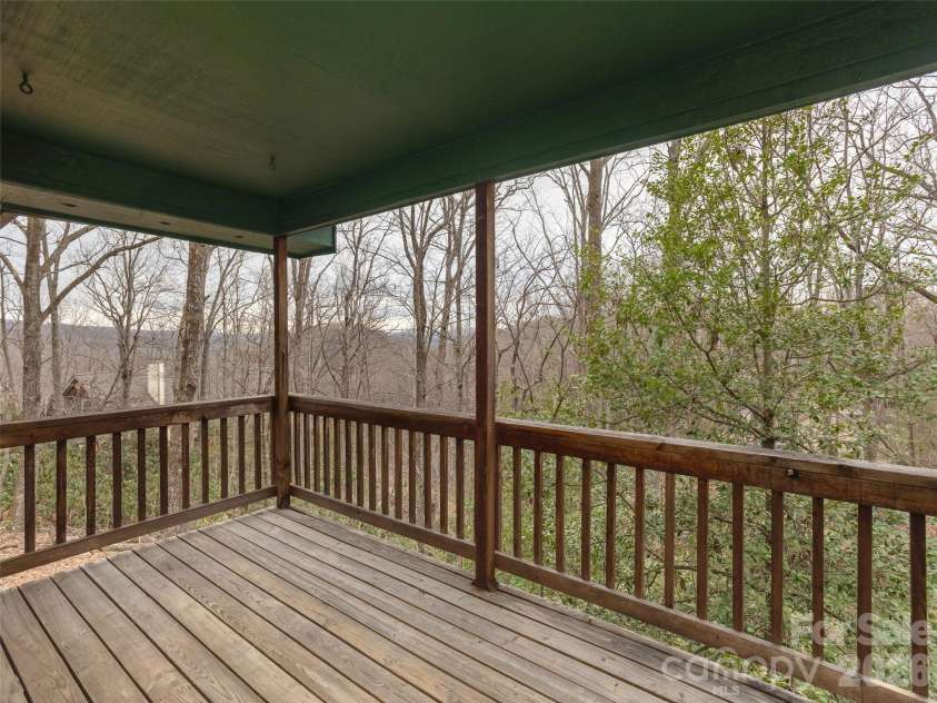 752 Burnside Trail, Hendersonville, NC 28792.  MLS# CAR4341160, YatesRealty ID 9969. 
