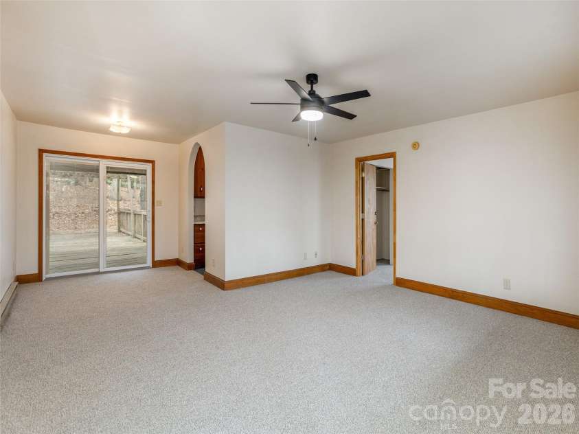 752 Burnside Trail, Hendersonville, NC 28792.  MLS# CAR4341160, YatesRealty ID 9969. 