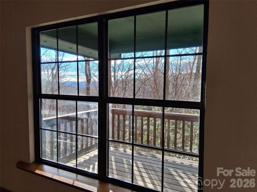 752 Burnside Trail, Hendersonville, NC 28792.  MLS# CAR4341160, YatesRealty ID 9969. 