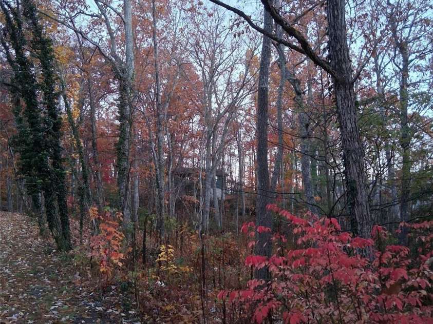 752 Burnside Trail, Hendersonville, NC 28792.  MLS# CAR4341160, YatesRealty ID 9969. 