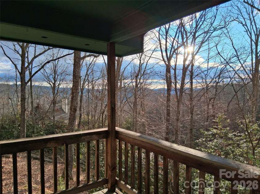 752 Burnside Trail, Hendersonville, NC 28792.  MLS# CAR4341160, YatesRealty ID 9969. 