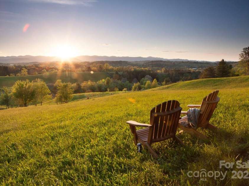 202 Westridge Farm Road, Asheville, NC 28804.  MLS# CAR4312762, YatesRealty ID 997. Beautifully maintained parks and natural areas for relaxation and recreation