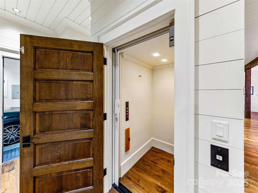 616 Old Growth Forest Road, Burnsville, NC 28714.  MLS# CAR4076276, YatesRealty ID 997. Now, let's take the elevator...or...