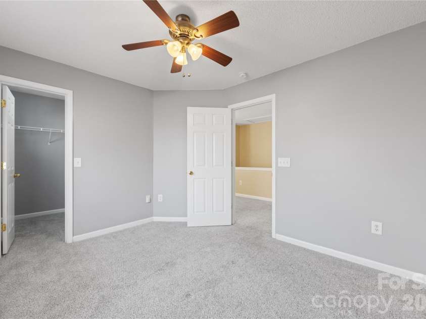 9314 Meadowmont View Drive, Charlotte, NC 28269.  MLS# CAR4360345, YatesRealty ID 9971. 2nd bedroom