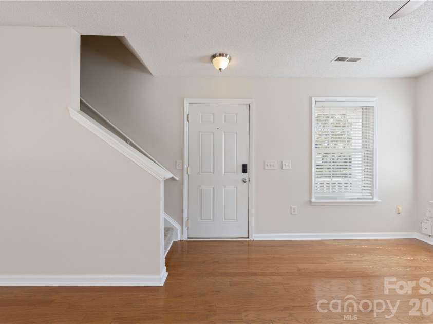9314 Meadowmont View Drive, Charlotte, NC 28269.  MLS# CAR4360345, YatesRealty ID 9971. Entry