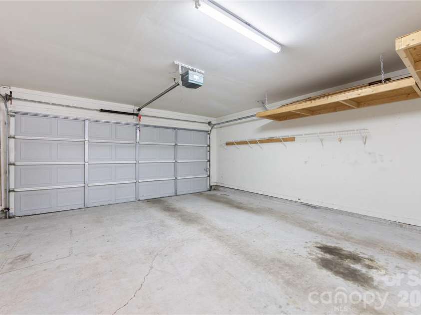 9314 Meadowmont View Drive, Charlotte, NC 28269.  MLS# CAR4360345, YatesRealty ID 9971. Garage