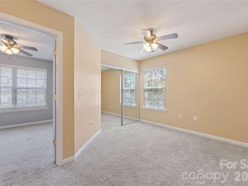 9314 Meadowmont View Drive, Charlotte, NC 28269.  MLS# CAR4360345, YatesRealty ID 9971. Loft