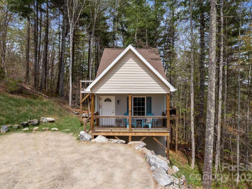 201 Pine Ridge Road, Mars Hill, NC 28754.  MLS# CAR4249865, YatesRealty ID 9973. 
