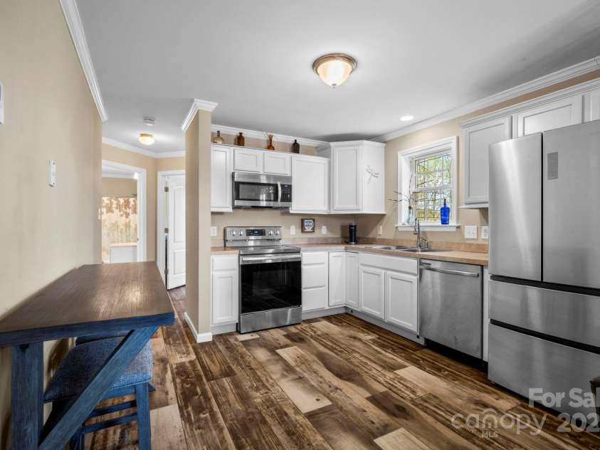 201 Pine Ridge Road, Mars Hill, NC 28754.  MLS# CAR4249865, YatesRealty ID 9973. 