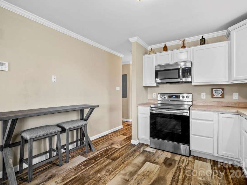 201 Pine Ridge Road, Mars Hill, NC 28754.  MLS# CAR4249865, YatesRealty ID 9973. 