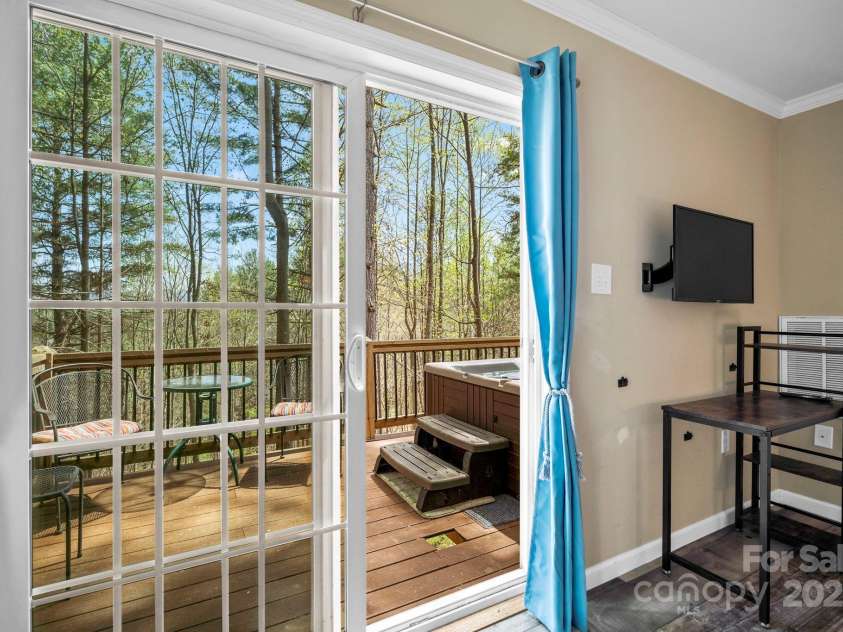 201 Pine Ridge Road, Mars Hill, NC 28754.  MLS# CAR4249865, YatesRealty ID 9973. 