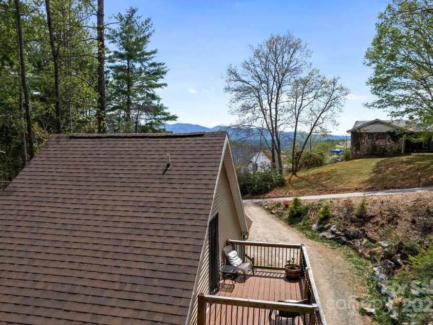 201 Pine Ridge Road, Mars Hill, NC 28754.  MLS# CAR4249865, YatesRealty ID 9973. 