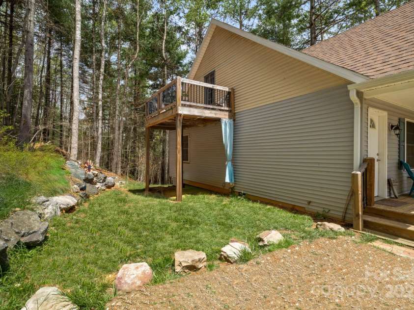 201 Pine Ridge Road, Mars Hill, NC 28754.  MLS# CAR4249865, YatesRealty ID 9973. 