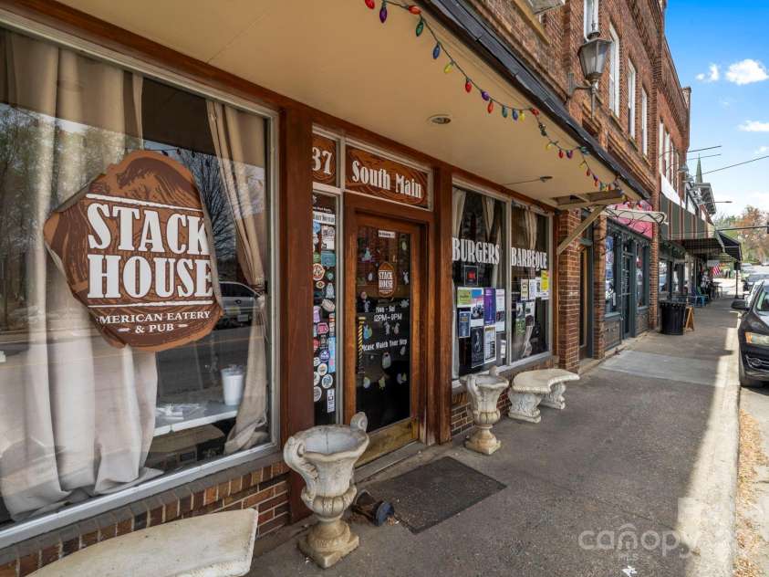 201 Pine Ridge Road, Mars Hill, NC 28754.  MLS# CAR4249865, YatesRealty ID 9973. Downtown Mars Hill