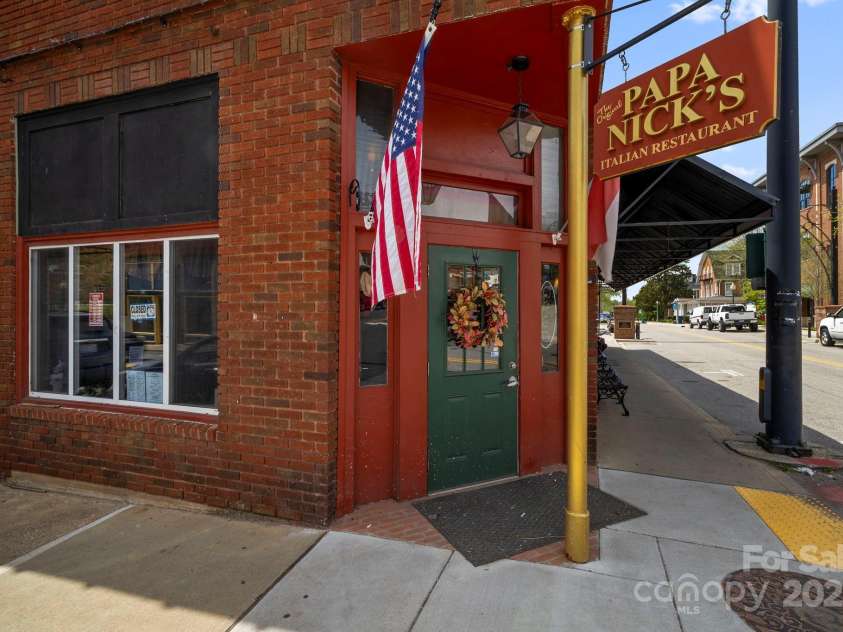 201 Pine Ridge Road, Mars Hill, NC 28754.  MLS# CAR4249865, YatesRealty ID 9973. Downtown Mars Hill