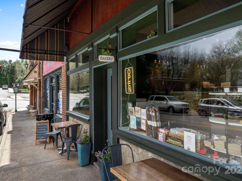 201 Pine Ridge Road, Mars Hill, NC 28754.  MLS# CAR4249865, YatesRealty ID 9973. Downtown Mars Hill