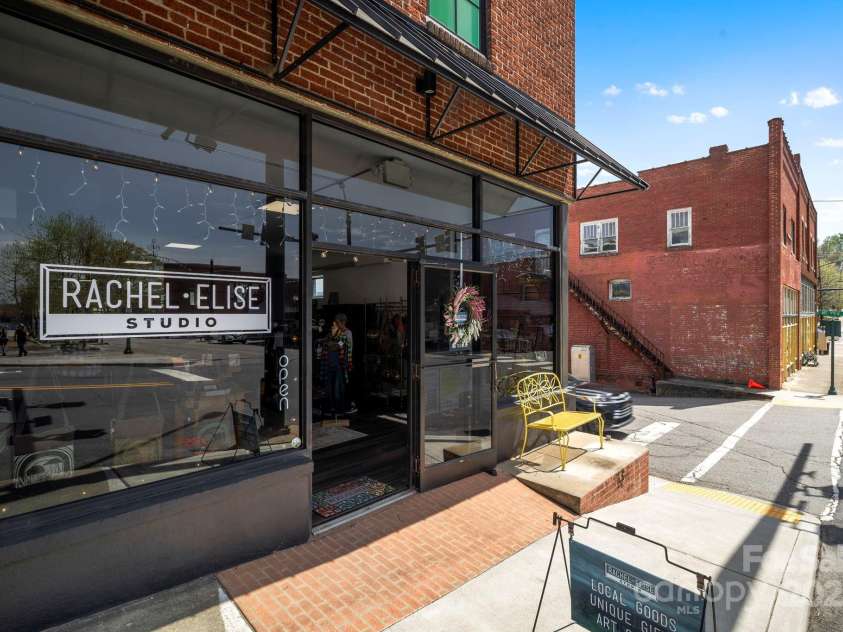 201 Pine Ridge Road, Mars Hill, NC 28754.  MLS# CAR4249865, YatesRealty ID 9973. Downtown Mars Hill