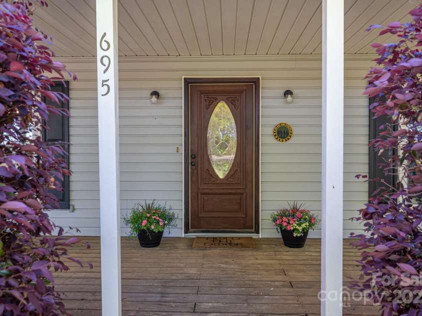 695 Linwood Road, Mooresville, NC 28115.  MLS# CAR4249252, YatesRealty ID 9974. 