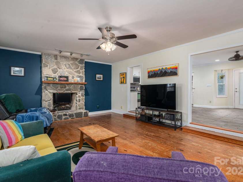 695 Linwood Road, Mooresville, NC 28115.  MLS# CAR4249252, YatesRealty ID 9974. 