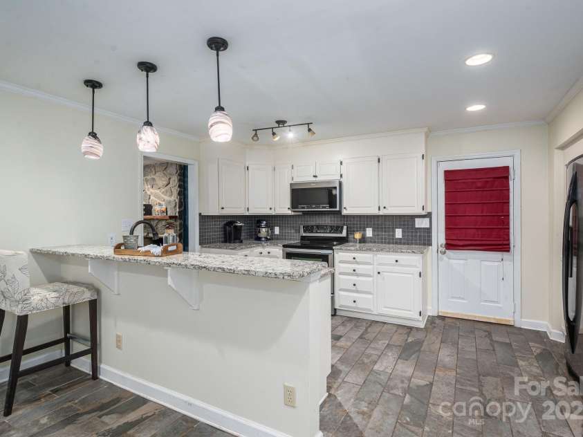 695 Linwood Road, Mooresville, NC 28115.  MLS# CAR4249252, YatesRealty ID 9974. 