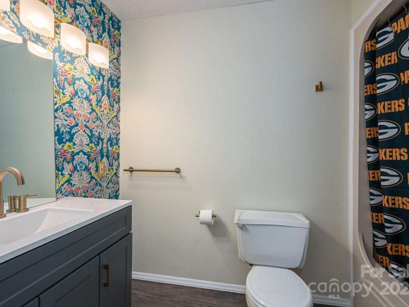 695 Linwood Road, Mooresville, NC 28115.  MLS# CAR4249252, YatesRealty ID 9974. 
