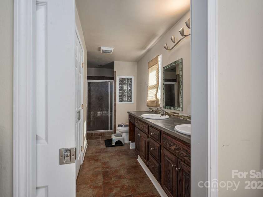 695 Linwood Road, Mooresville, NC 28115.  MLS# CAR4249252, YatesRealty ID 9974. 