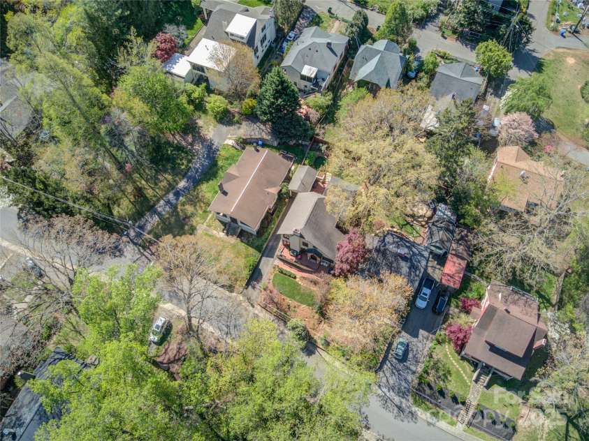 15 Warwick Road, Asheville, NC 28803.  MLS# CAR4249435, YatesRealty ID 9975. 